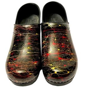 Sanita Danish Comfort Clogs Slip On Shoes Black Paint Splatter Size 7 EU 38